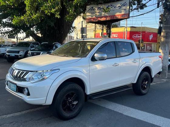 MITSUBISHI L200 TRITON 2.4 16V TURBO DIESEL SPORT HPE TOP CD 4P 4X4 AUTOMÁTICO